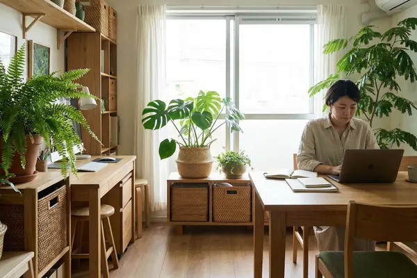 Remote Team Management Guide: Best Practices, Challenges & Proven Strategies for 2026